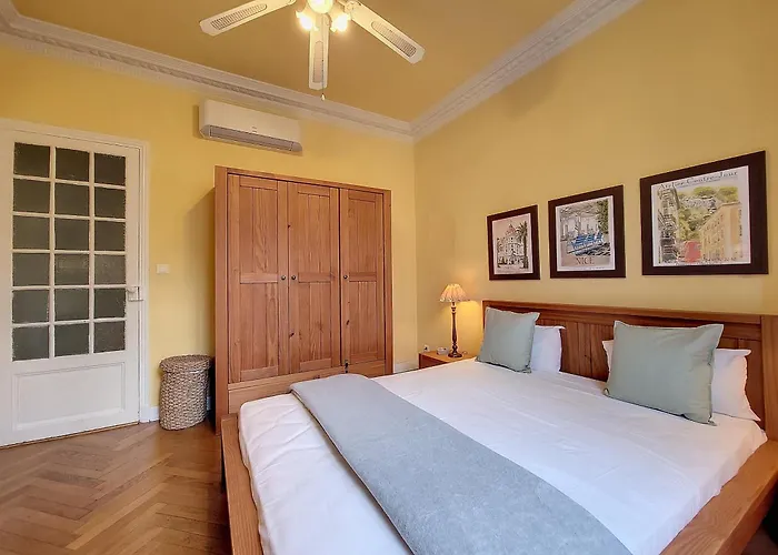 Nestor&jeeves - Provencal - - Near Nice